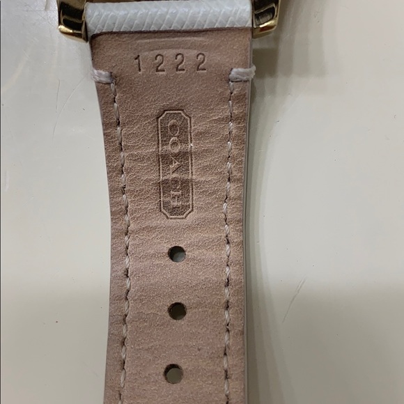 Coach watch in gold with  cream leather band - Picture 4 of 4